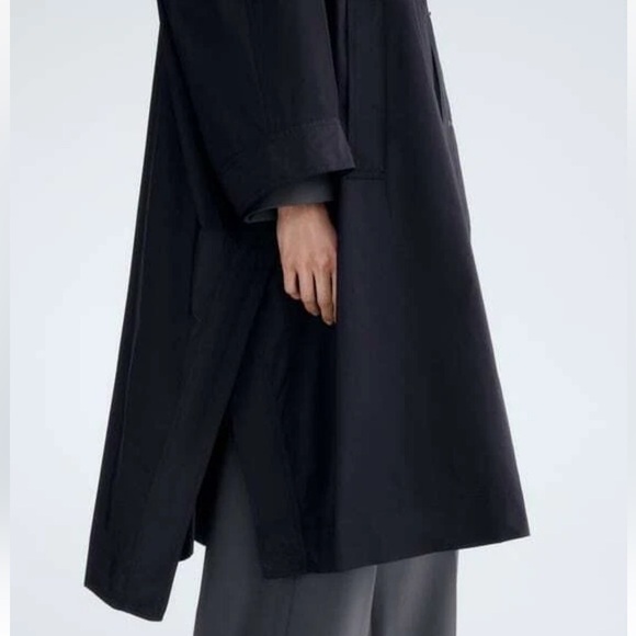 Zara Hooded Poncho size medium in navy blue with snap buttons- Limited Edition - Picture 4 of 15